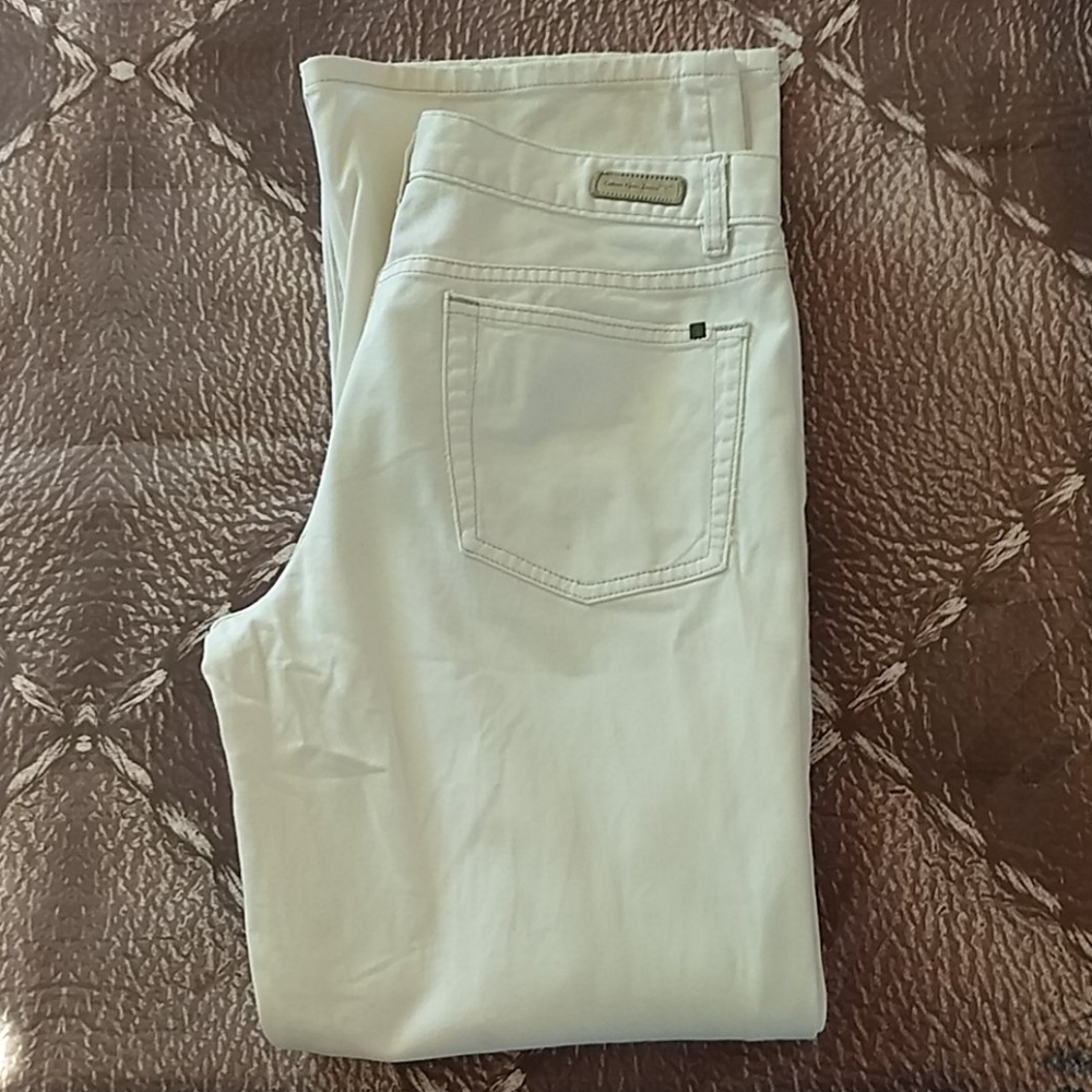 White Calvin Klein jeans with flare leg. Size 8.